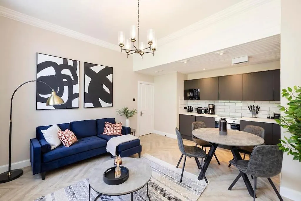 Apartment The Heart Of Central Old Town With Castle Views Edinburgh