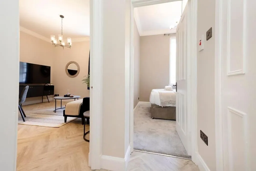 Apartment The Heart Of Central Old Town With Castle Views Edinburgh United Kingdom